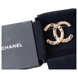 Chanel booch - Joli Closet